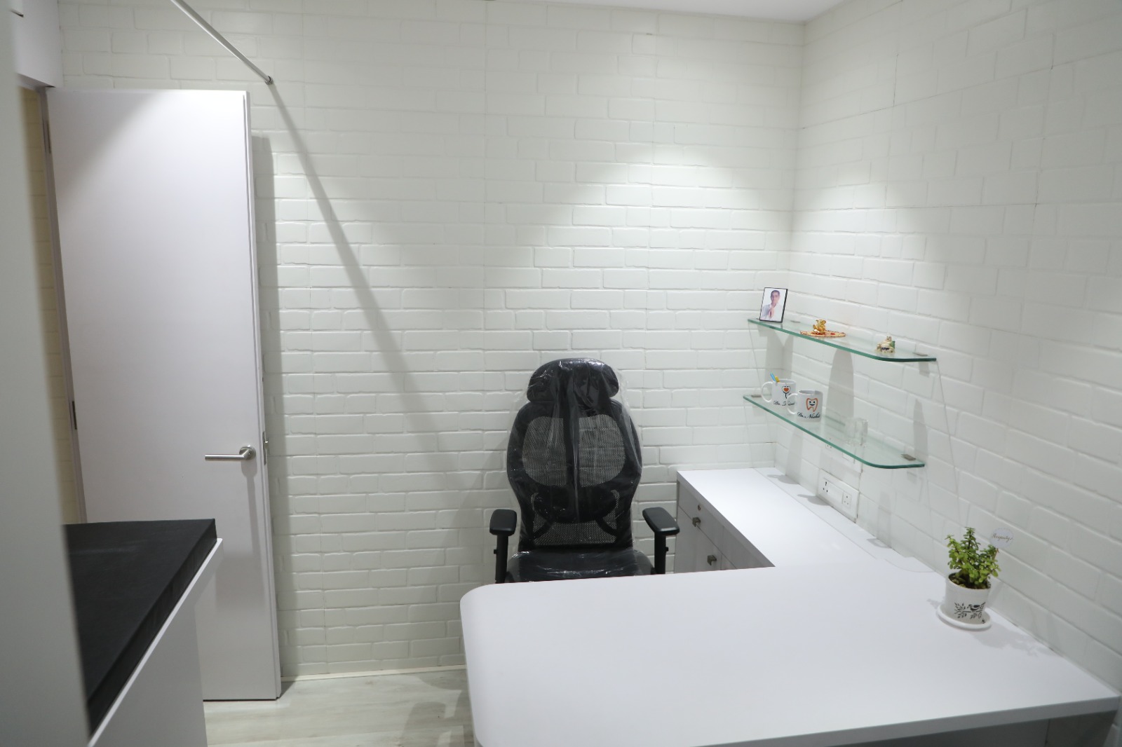 Dental Clinic in Dahisar West